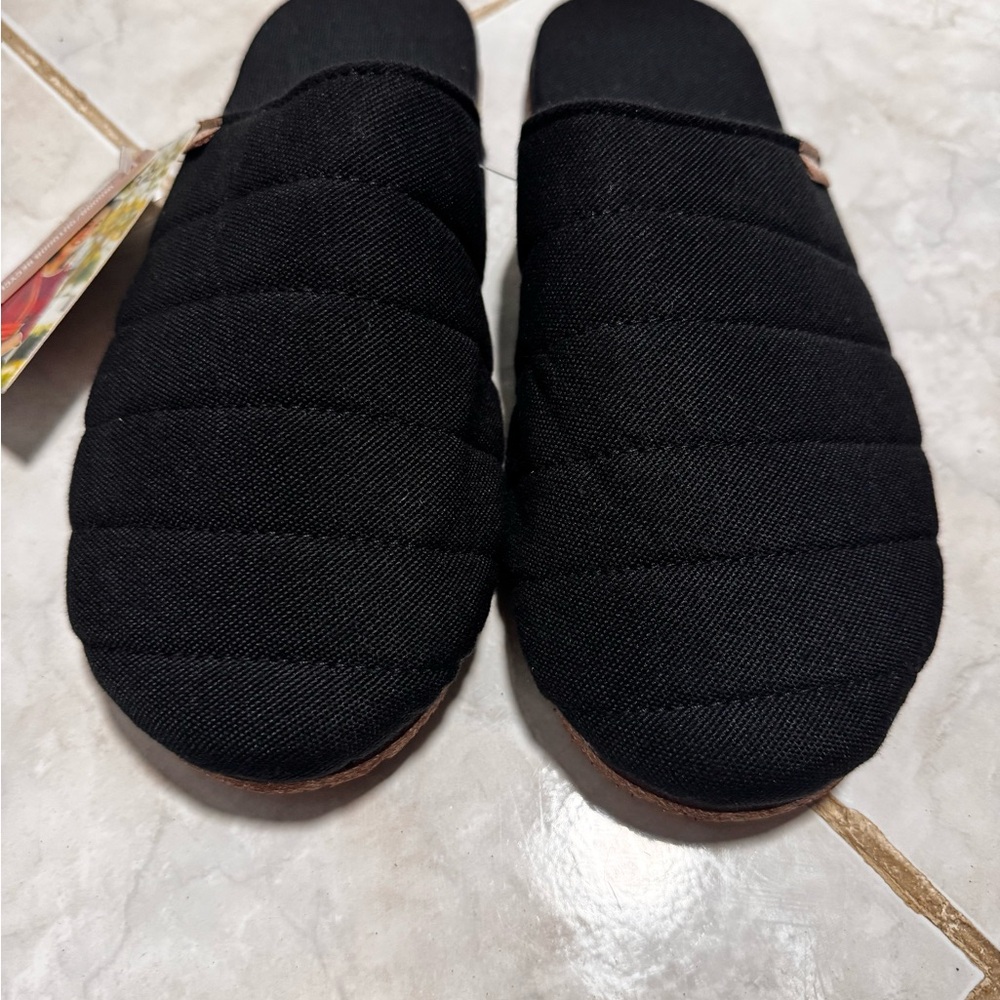 Black Quilted Slip-On Women's Slippers - Picture 5 of 9